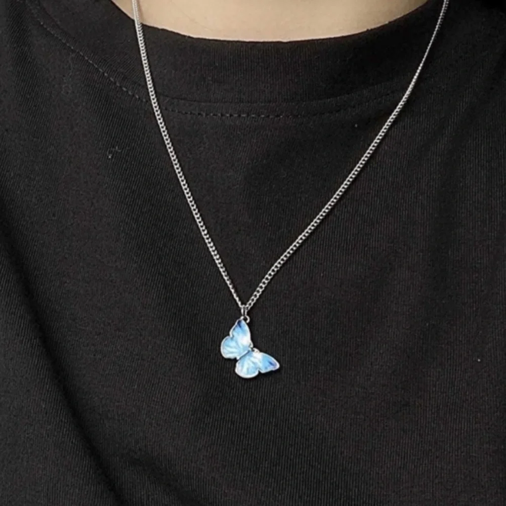 Blue Butterfly Necklace! brand new! Gorgeous gift - Picture 3 of 3